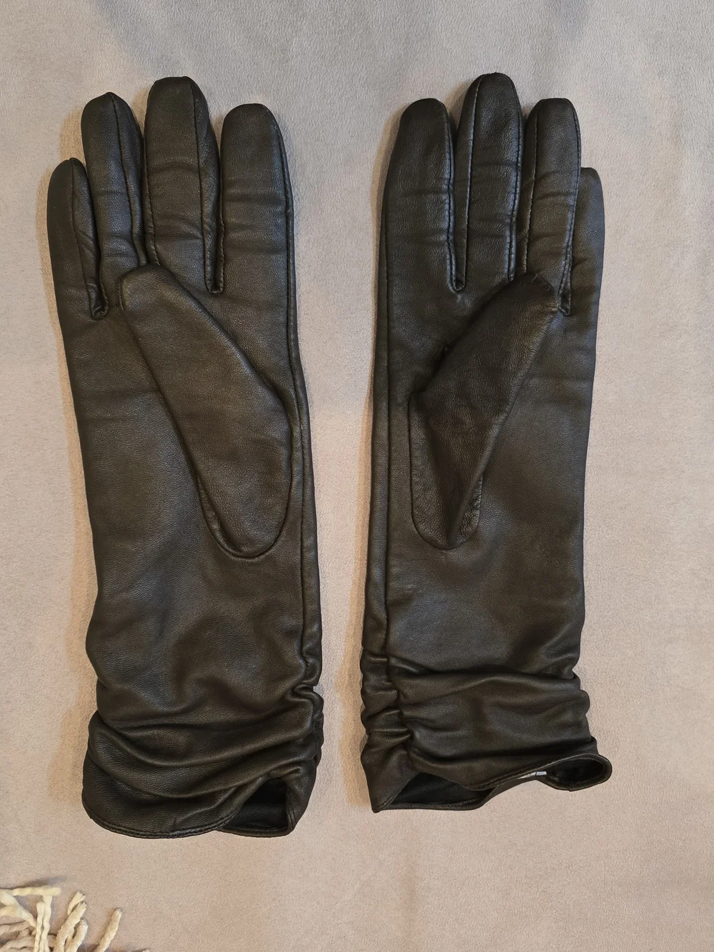 Classic Brown Leather Gloves. Medium. EUC.